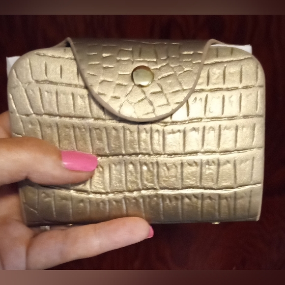 🌞Faux Crocodile Skin 4 piece Set. Champagne Color - Picture 13 of 15